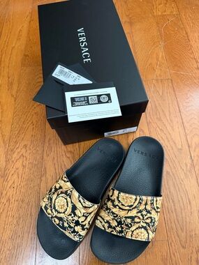 Versace Baroque kids Slides size 36